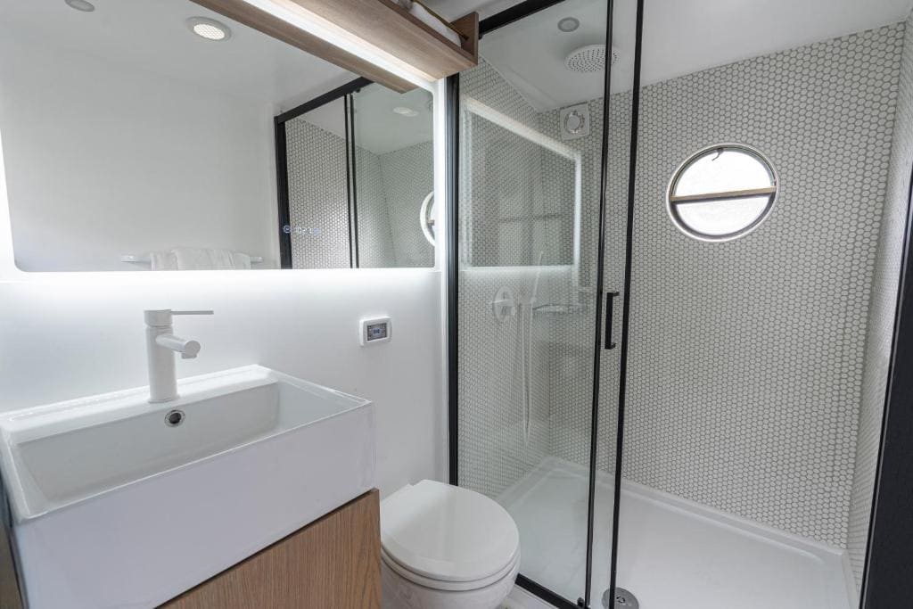 Mobile Home room - Image 3