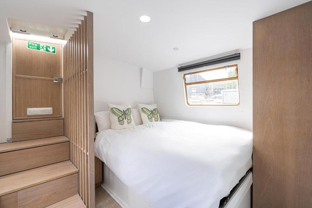 Mobile Home room - Image 1