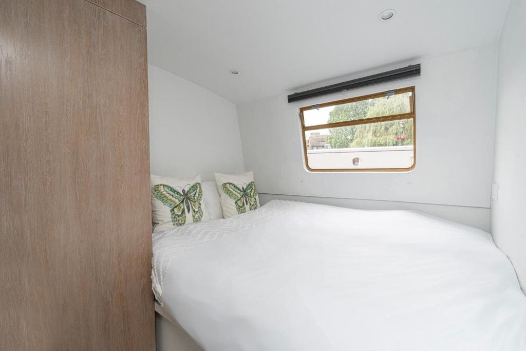 Mobile Home room - Image 2