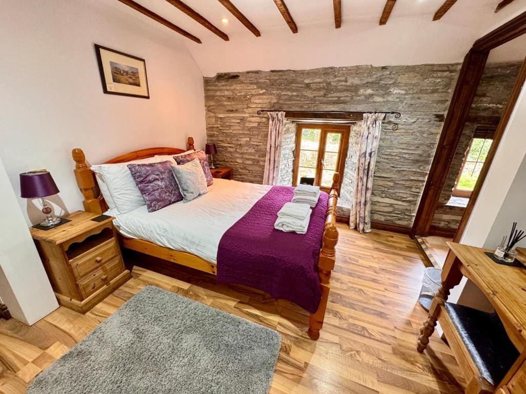 Double Room with Shower room - Image 3