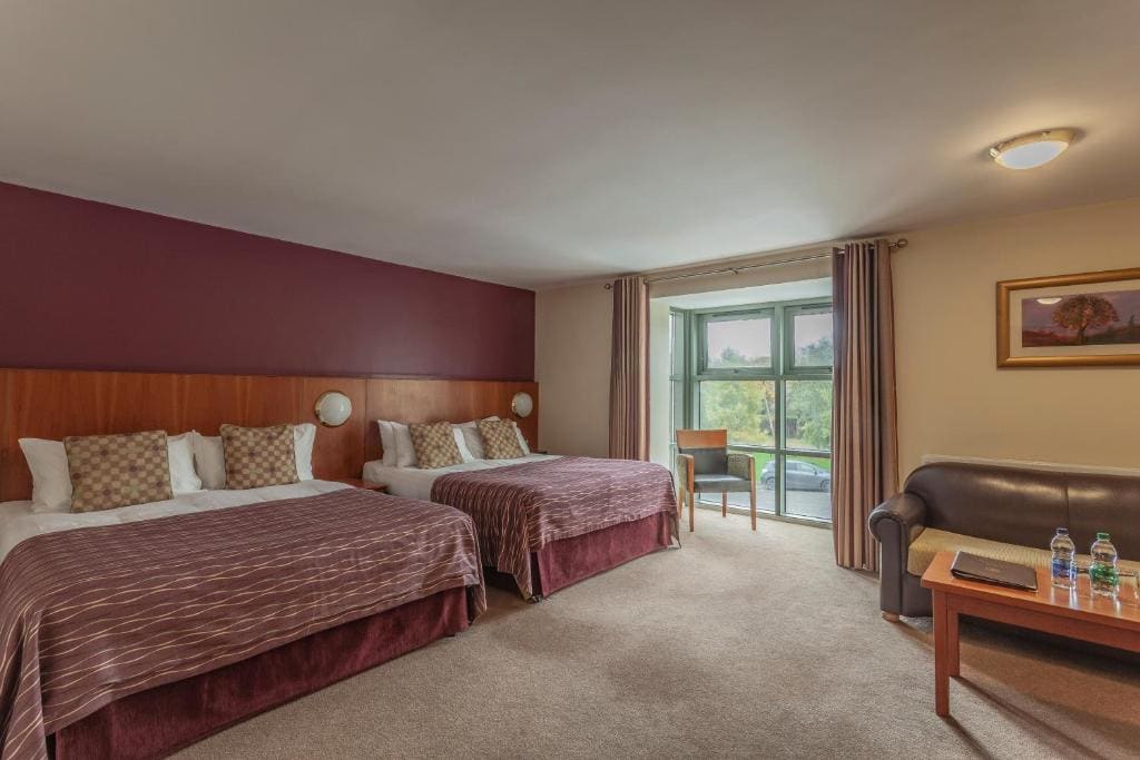 Executive Family Room (4 Adults + 1 child) room - Image 1