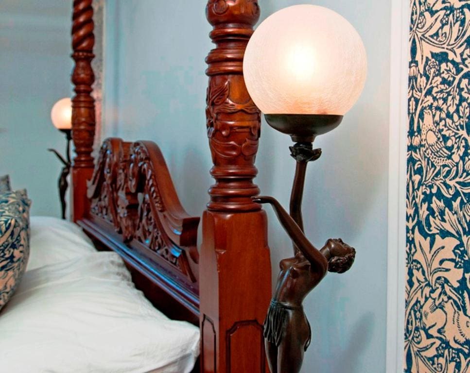 Superior Four Poster Room room - Image 3