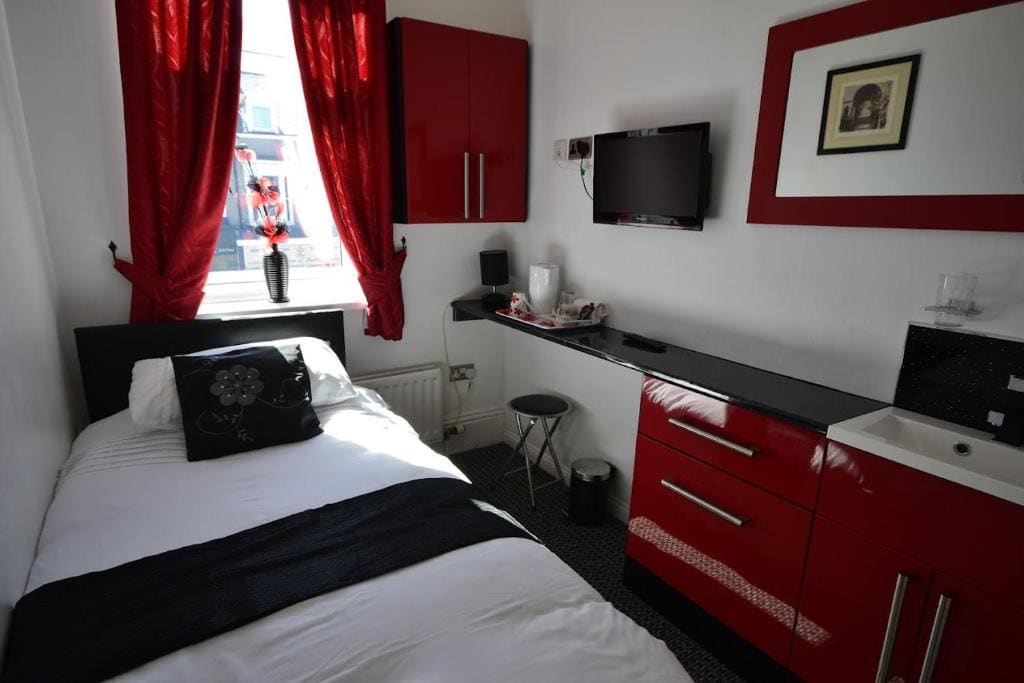 Single Room with Shared Toilet room - Image 1