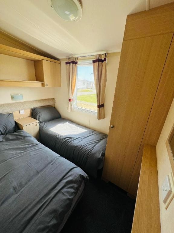 Mobile Home room - Image 3
