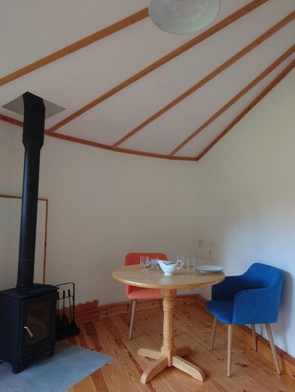One-Bedroom House room - Image 2
