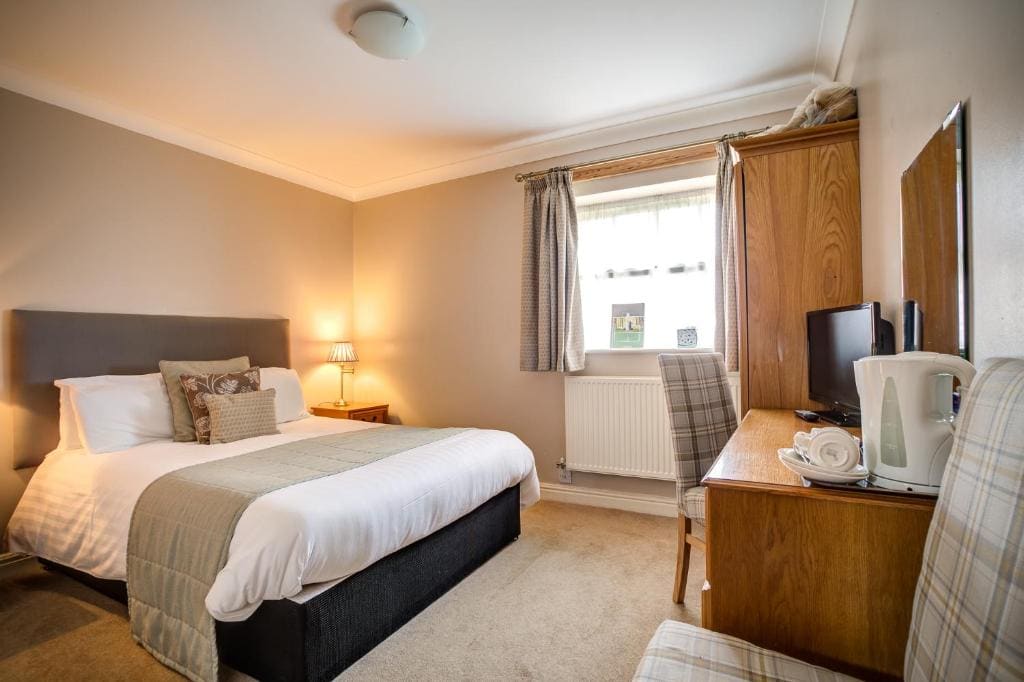 Cosy Courtyard Double Room room - Image 1
