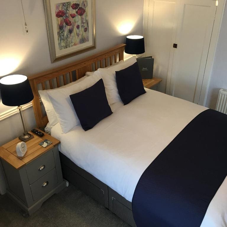 Double Room with Private Bathroom room - Image 2