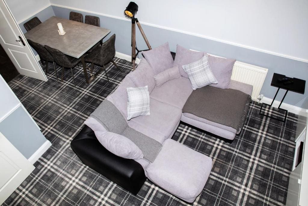 Studio Apartment room - Image 2