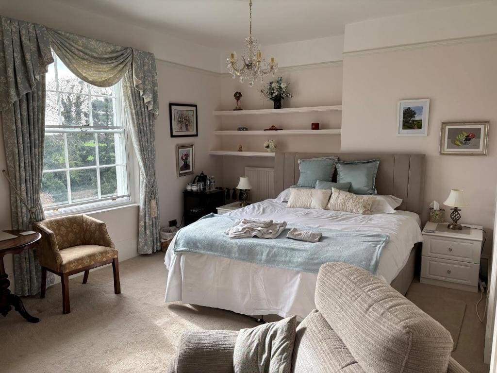 Junior Suite with Garden View room - Image 1