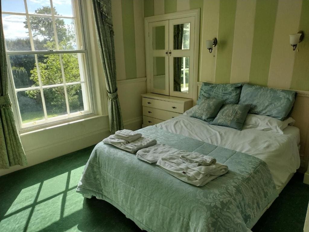 Double Room with King Size Bed room - Image 1