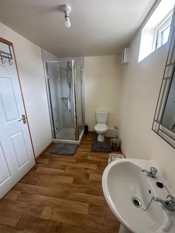 Three-Bedroom Standard Apartment room - Image 1