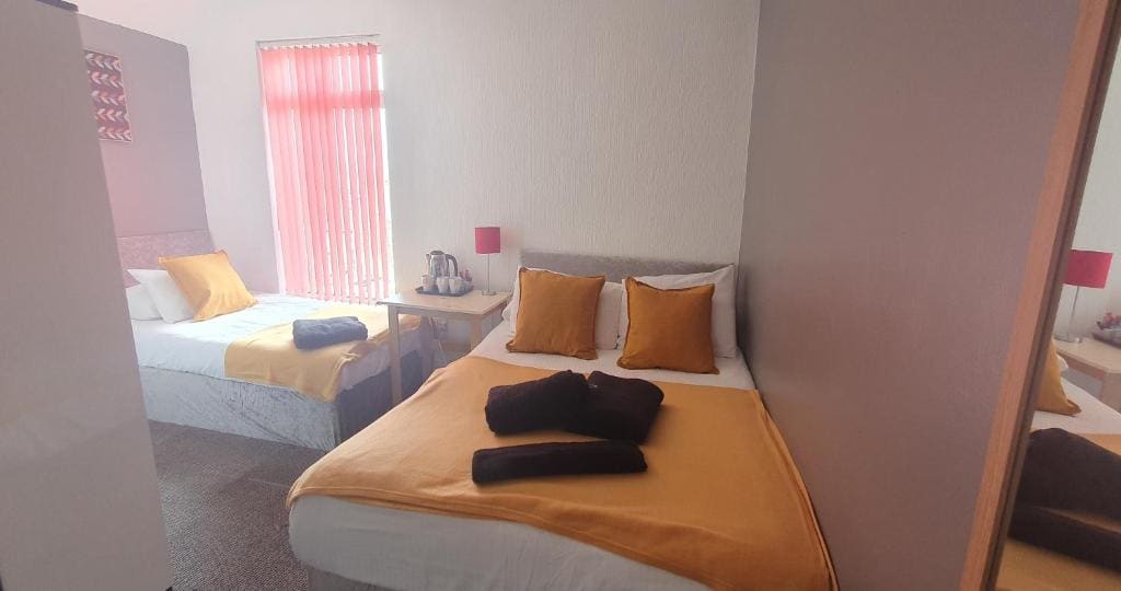 Triple Room with Shower room - Image 1