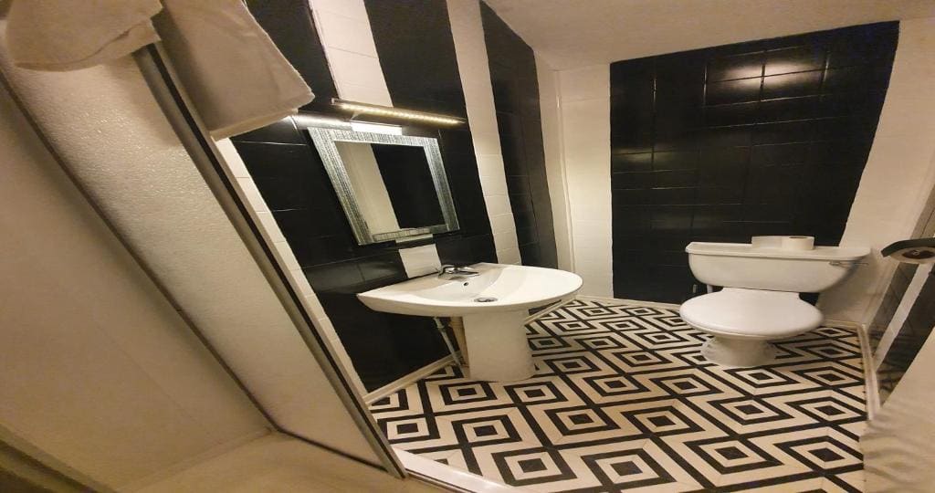Triple Room with Shower room - Image 3