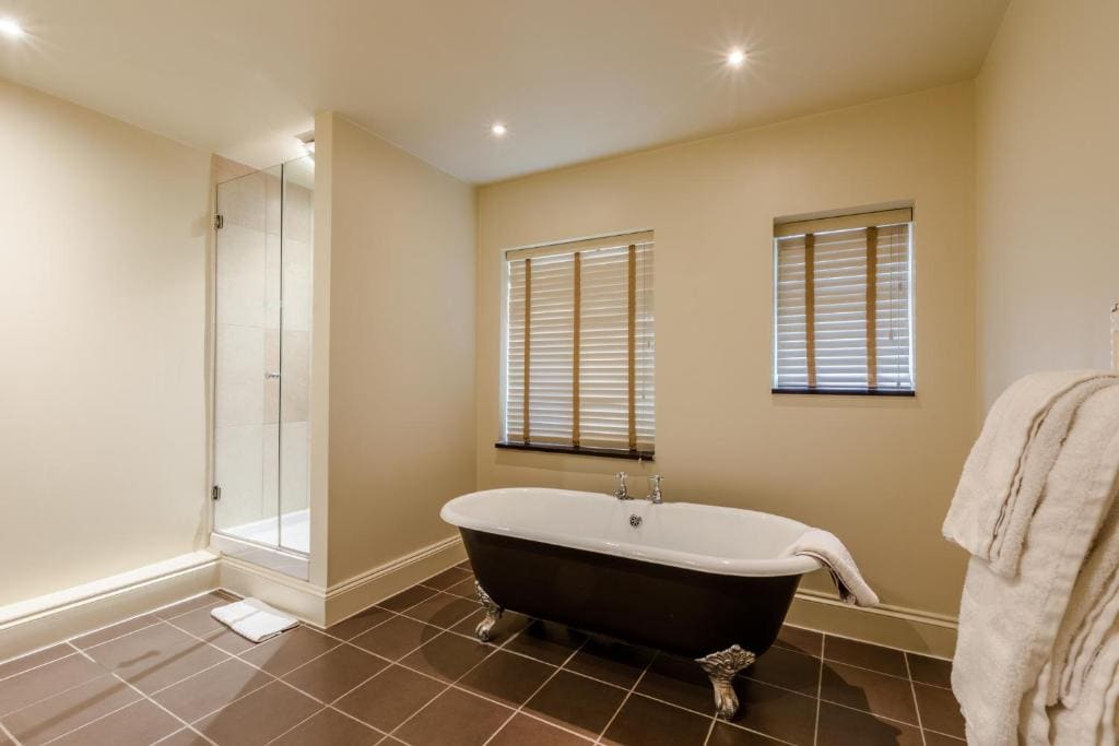 Gatehouse Double Room room - Image 3