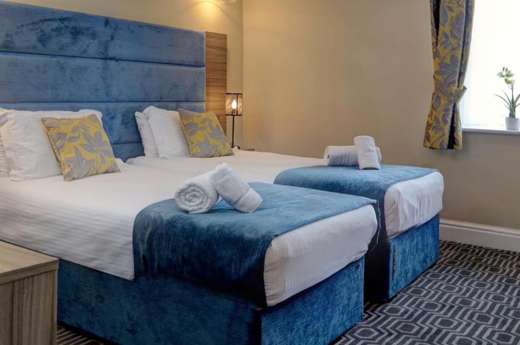 Superior Twin Room room - Image 1