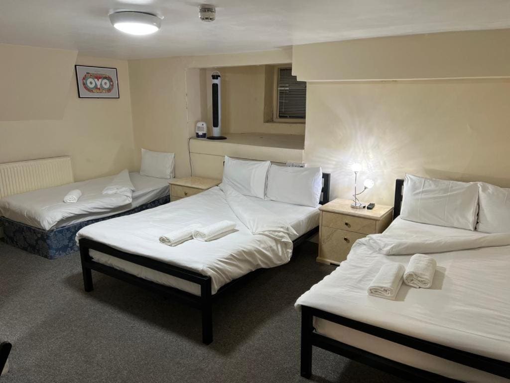 Deluxe Family Suite room - Image 3