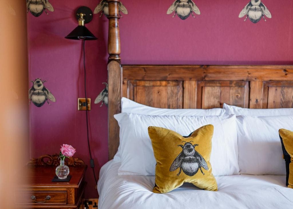 Superior King Room with Four Poster Bed room - Image 2