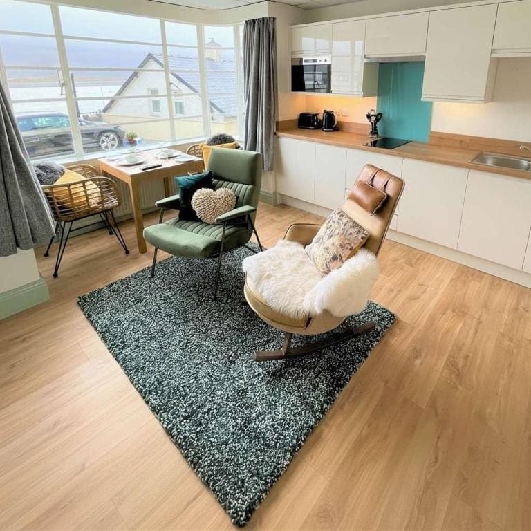 Deluxe King Suite room - Image 1