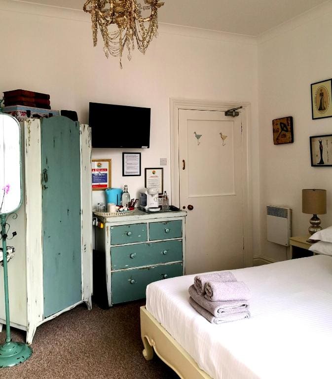 Superior Double Room with Sea View - Ground Floor room - Image 1