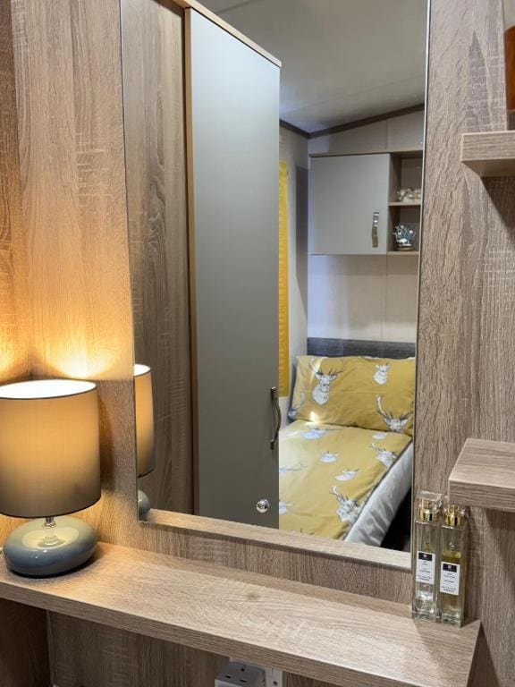 Caravan room - Image 1