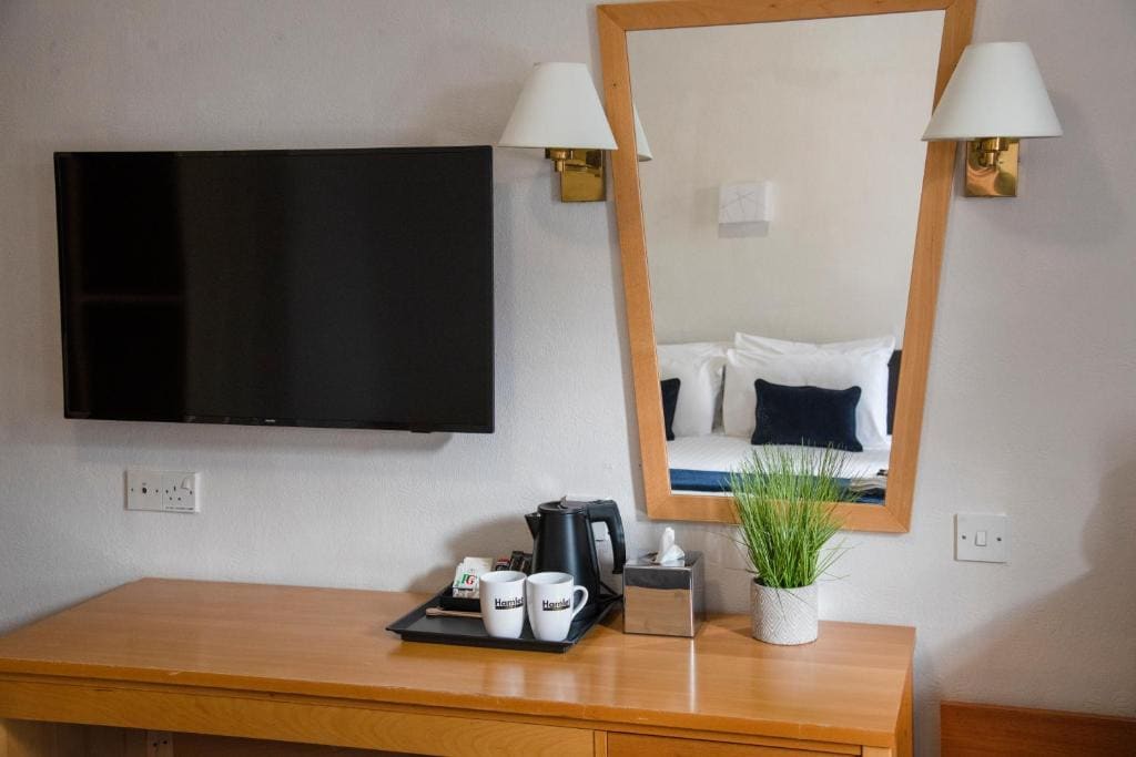 Family Room room - Image 2
