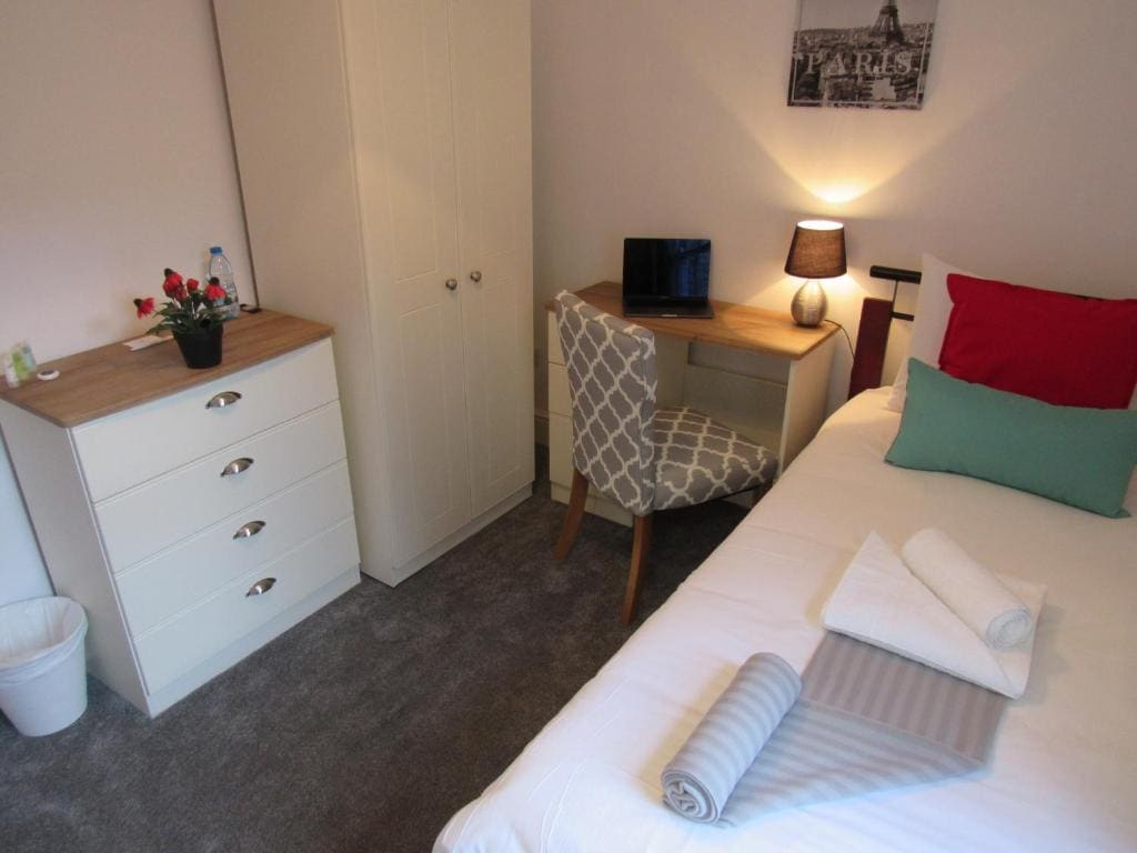 En-suite Single Room room - Image 3