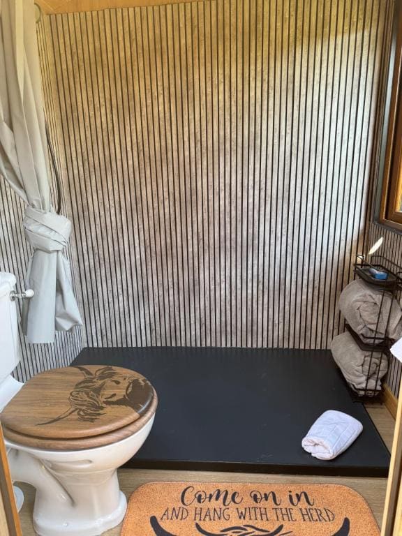 Mobile Home room - Image 1