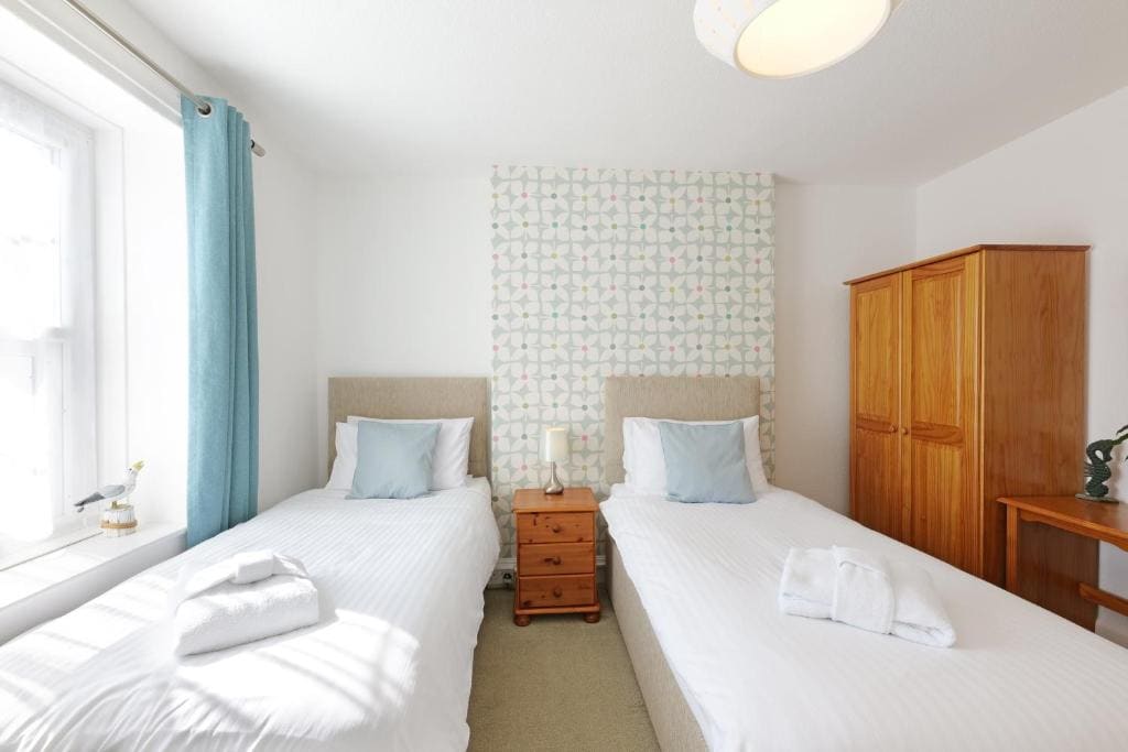 Standard Twin Room room - Image 2