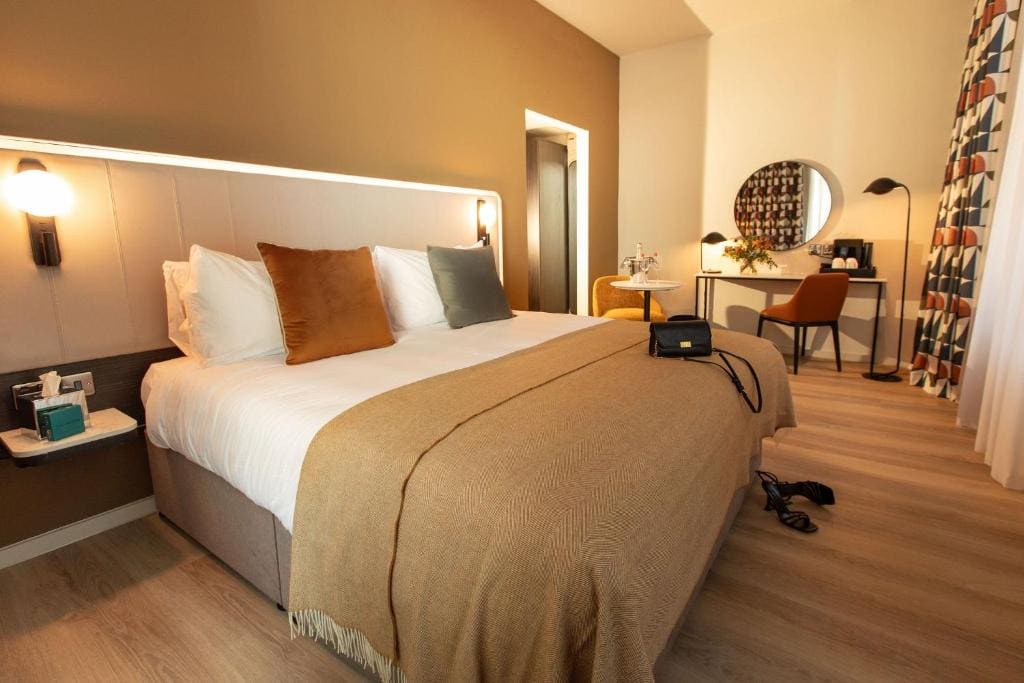 Club King Room room - Image 1