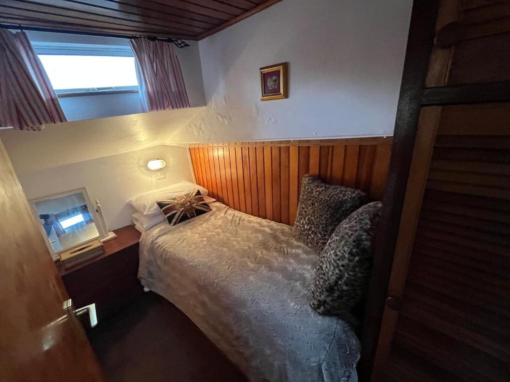 Double Room with Private Bathroom room - Image 2
