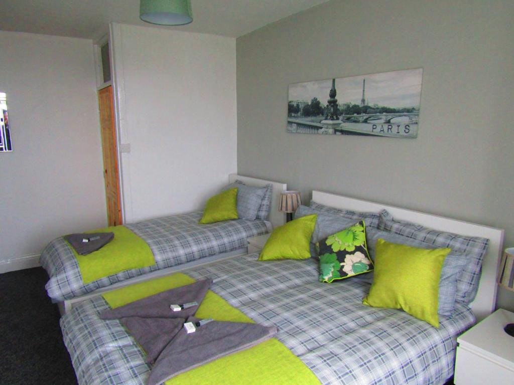 Family Room with Sea View room - Image 3