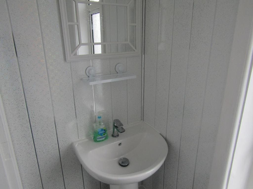 Family Room room - Image 2