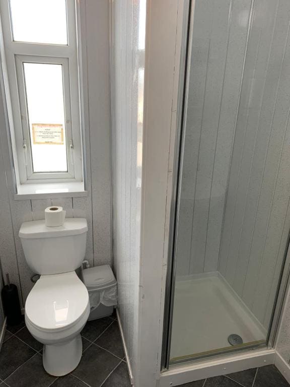 Quadruple Room with Private Bathroom room - Image 3