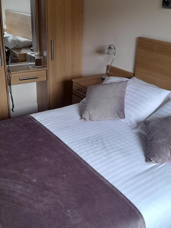 Deluxe Family Room room - Image 1
