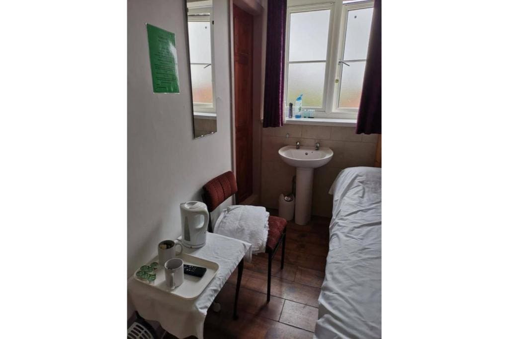 Standard Triple Room room - Image 1