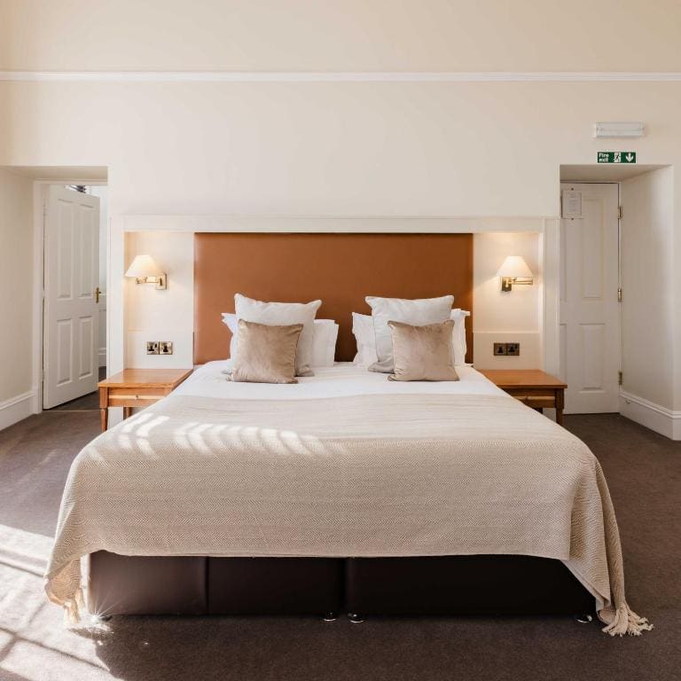 Deluxe Double or Twin Room room - Image 1