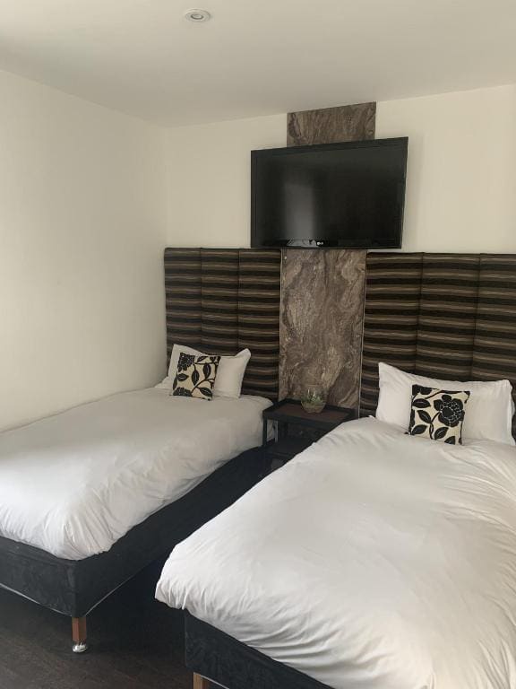 Quadruple Room room - Image 3