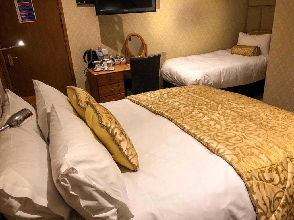 Standard Triple Room room - Image 2