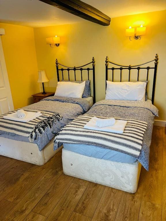Standard Twin Room room - Image 2
