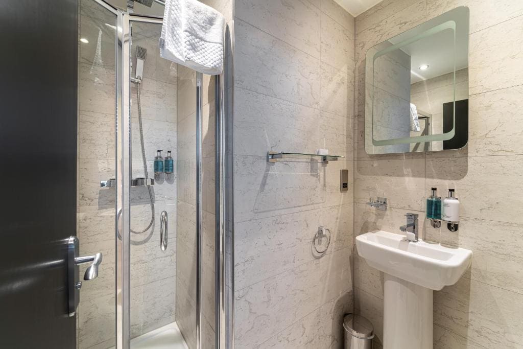 Standard Double Room room - Image 3