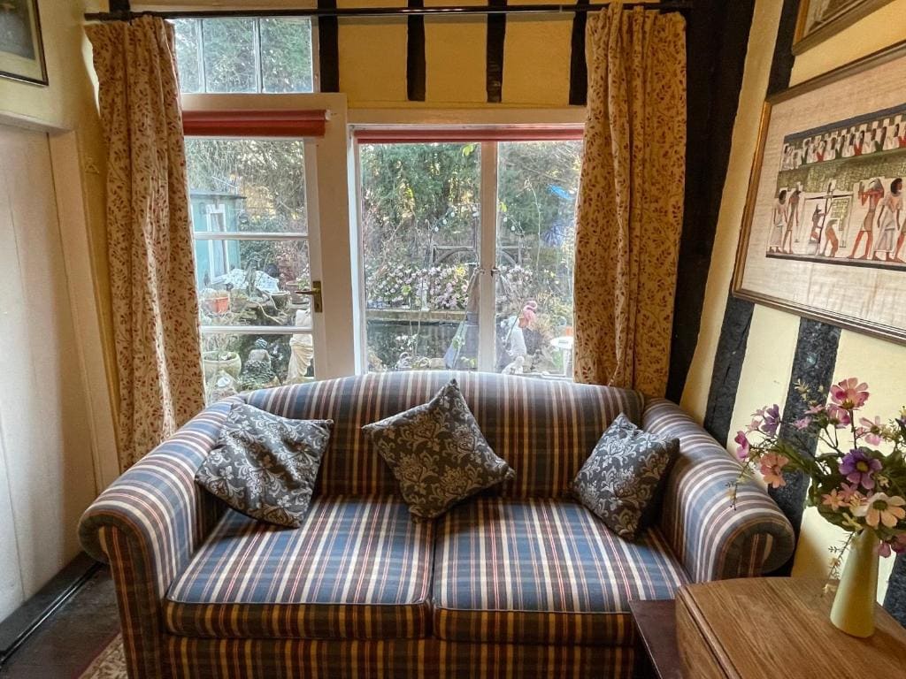 Family Room room - Image 2