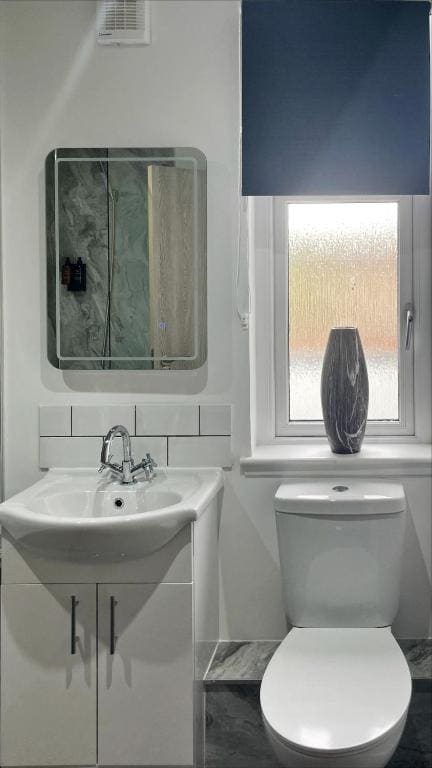 Double Room with Private Bathroom room - Image 2