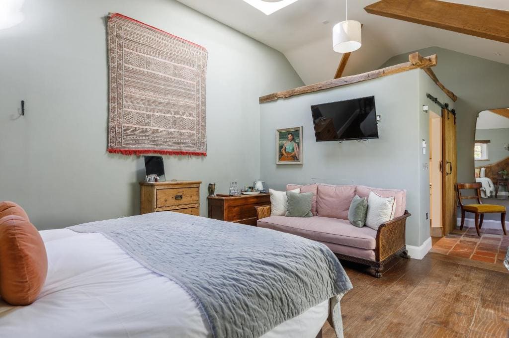 Standard Superking OR Twin Room - Fully Accessible (DOG friendly) room - Image 2