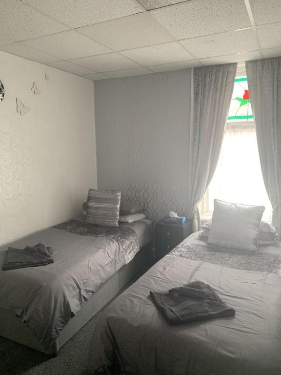Twin Room with Private Bathroom room - Image 1