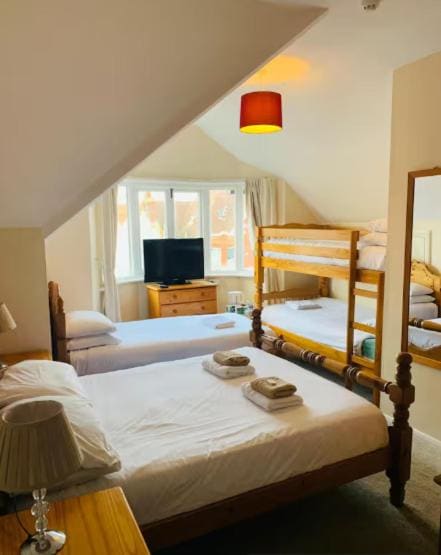 Family Room room - Image 1