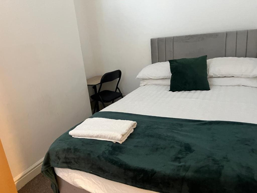 Budget Double Room room - Image 2