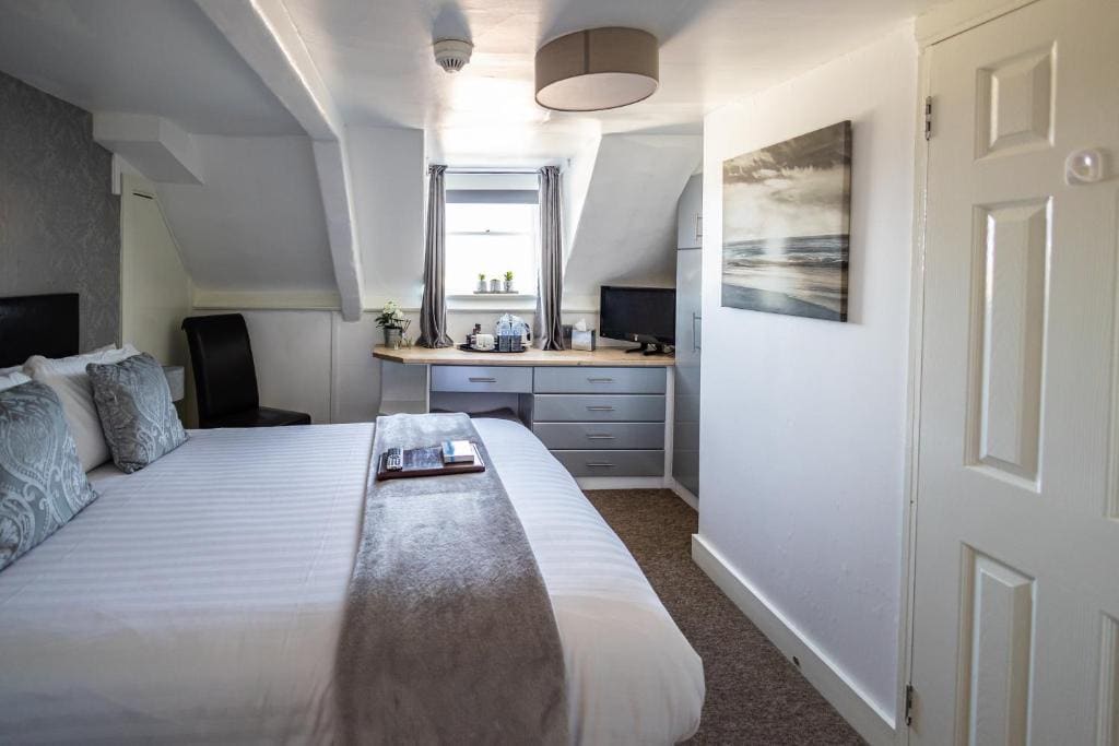 Double Room with Garden View room - Image 1