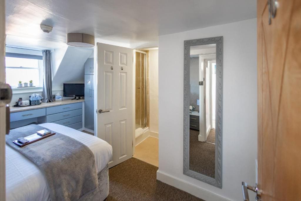 Double Room with Garden View room - Image 3