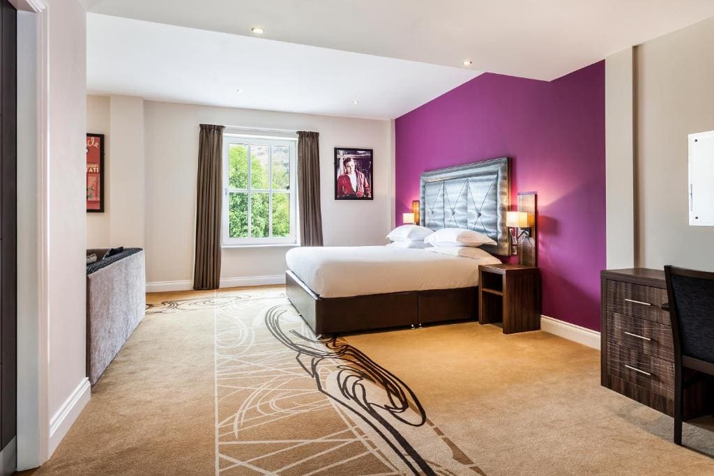 Suite with Lake View room - Image 2