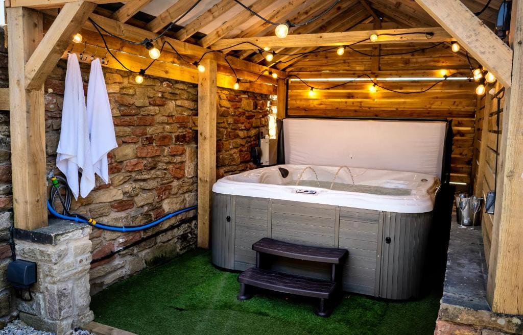 Superior Chalet room - Image 3
